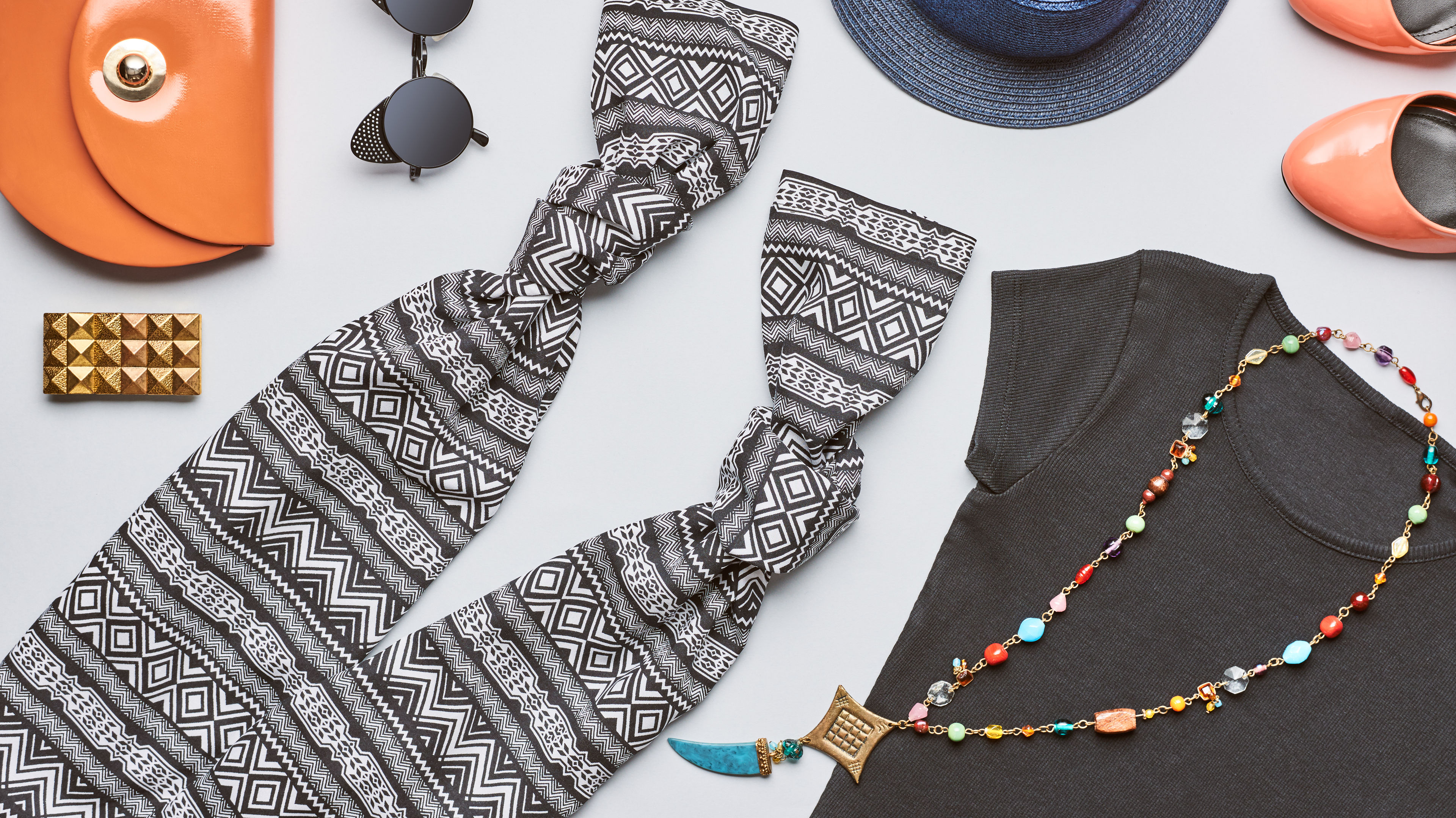 Fashion summer clothes accessories set