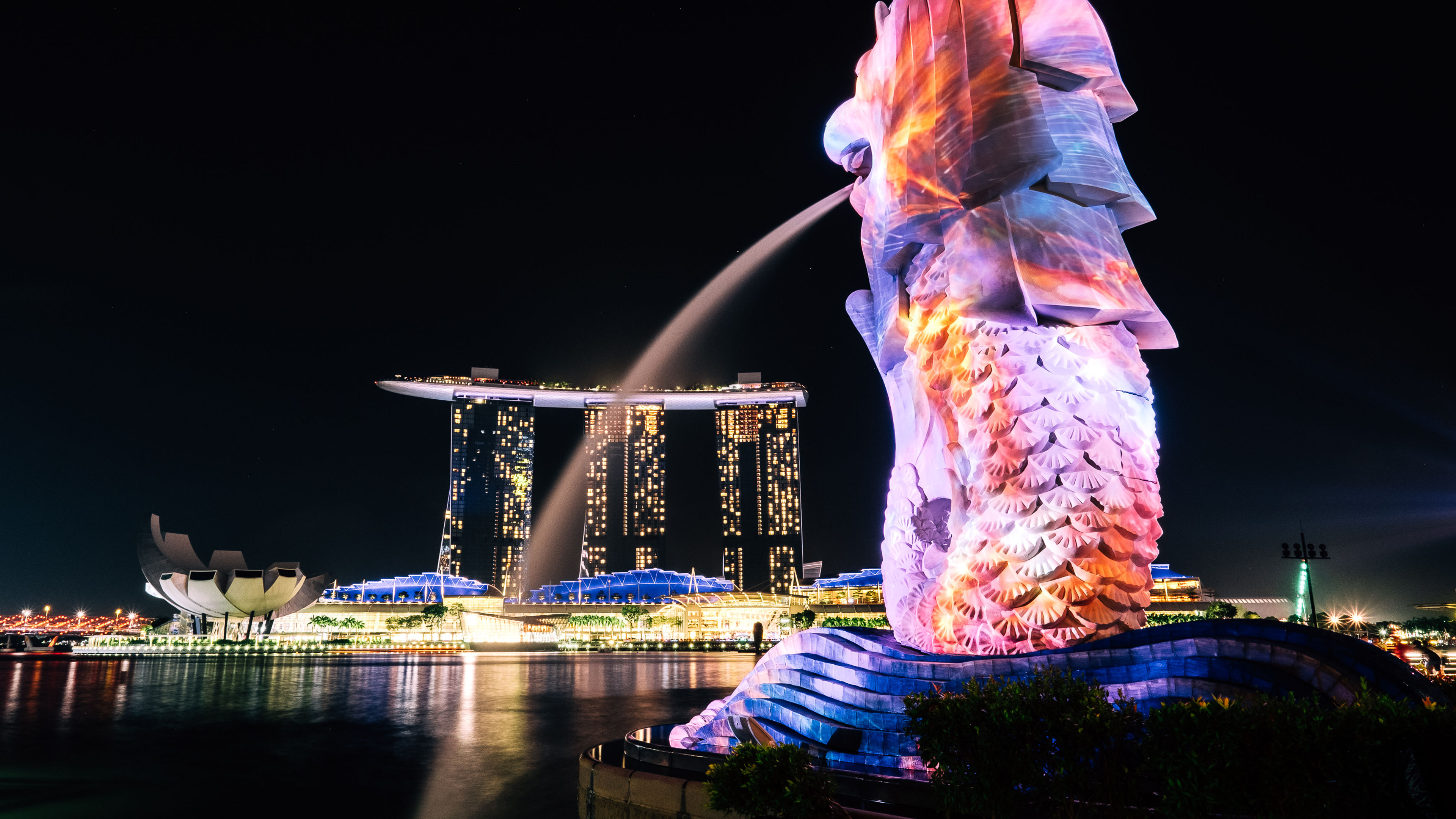 The colors of Merlion Singapore