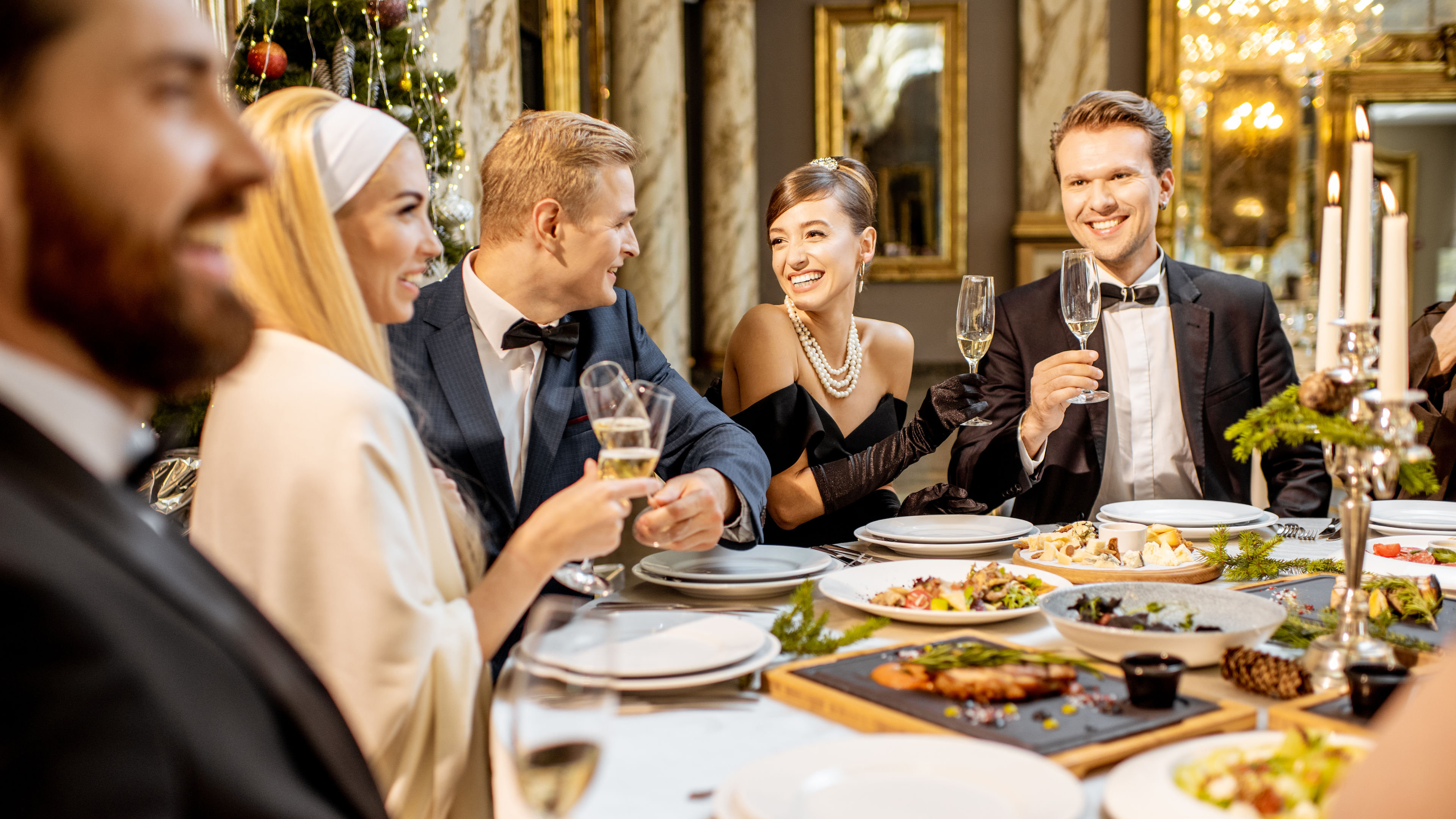 People having dinner